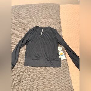 Vuori Long Sleeve Tee in Black